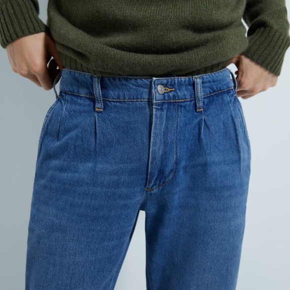 Zara Man Tapered Pleated Blue Jeans - Picture 2 of 4